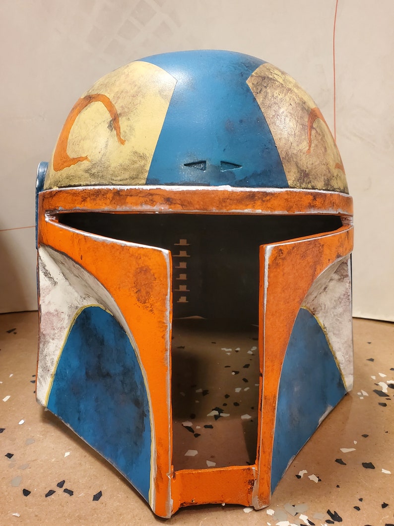 Custom painted mandalorian helmet. Includes visor amd basic Etsy