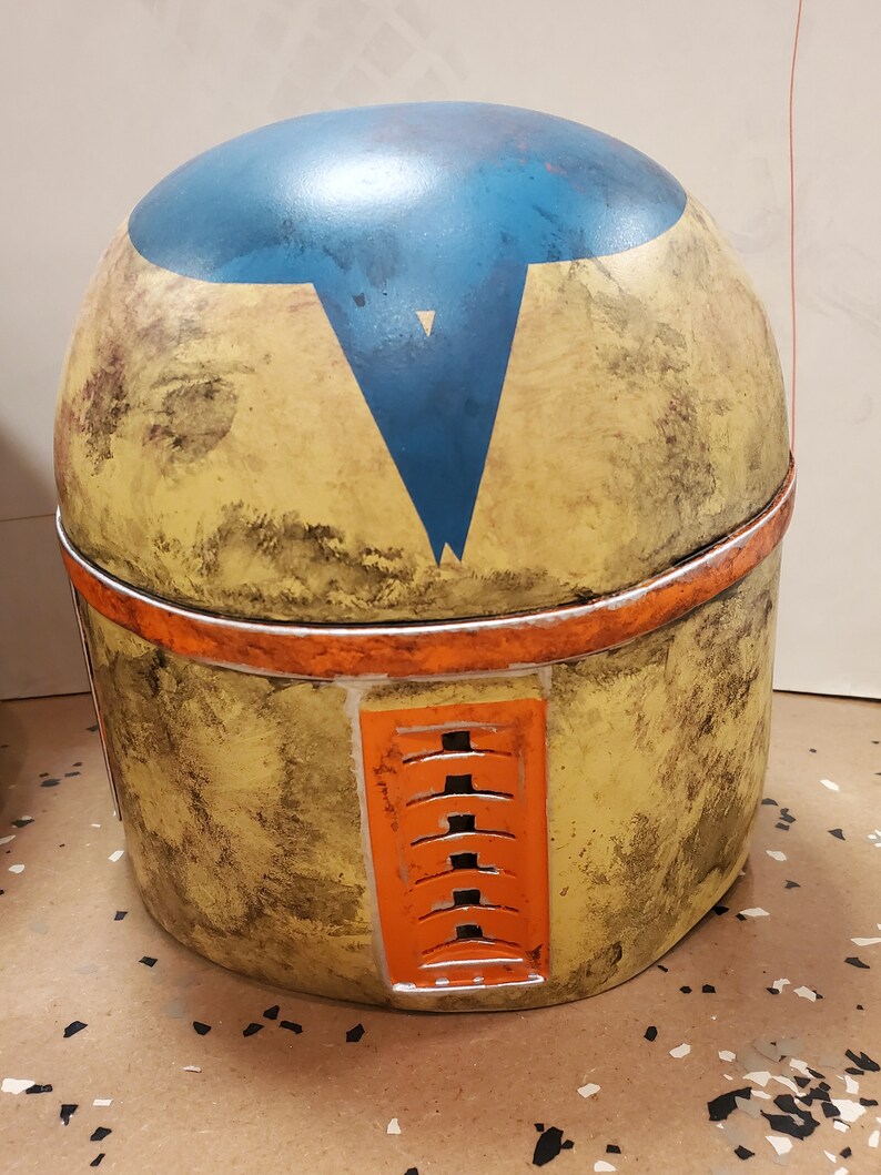 Custom painted mandalorian helmet. Includes visor amd basic Etsy