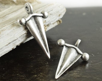 Arrow Pendant, Triangle 35x22mm Antique Silver Shield Charm,  Boho Arrowhead Pendant, Antique Silver Ethnic Pendant, Double Sided, 1 piece