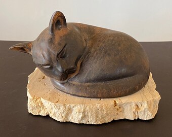 Maigon Daga Studio Pottery Cat Sculpture