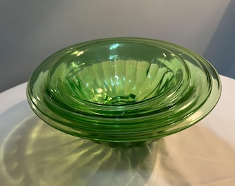 20's/30's Hazel Atlas Set of 5 Urnaium Glass Mixing Bowls, 5 Green