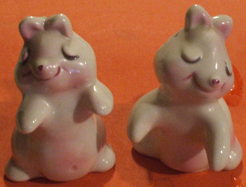 Van Tellingen Snuggle Salt /& Peppers Vintage 1940/'s Era Bunny Hugs Shakers