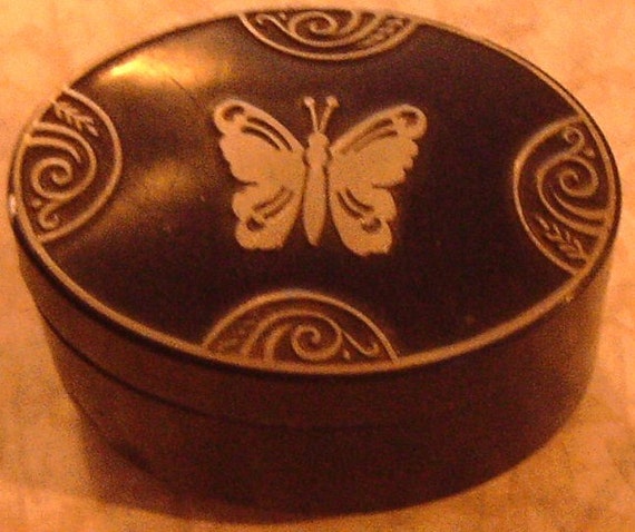 Art Deco Vanity/Powder Box, "Lucretia Vanderbilt"… - image 2