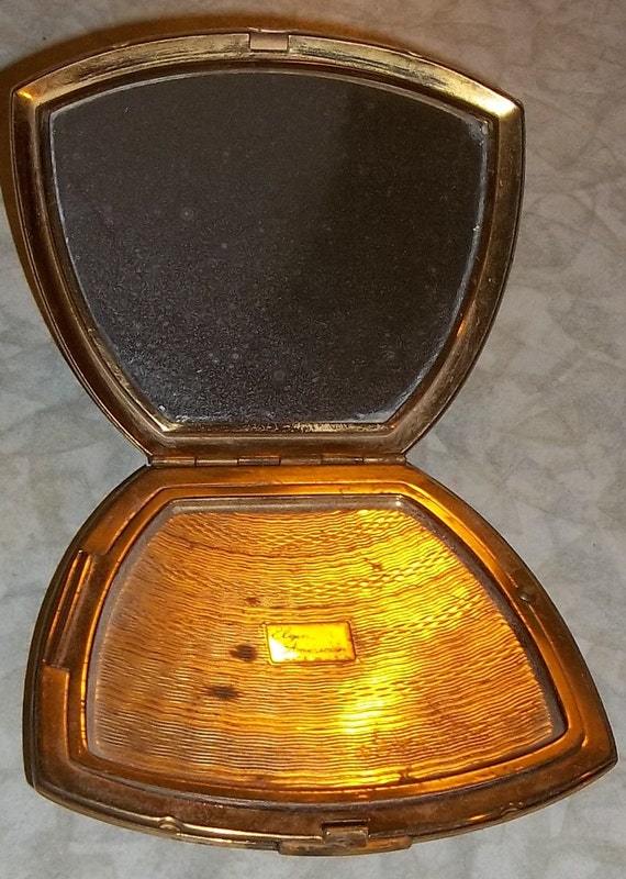 Elgin Art Deco Triangle Compact, Etched Ram/Floral De… - Gem