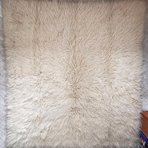 Vintage Off White Flokati Rug: Handwoven Organic Wool Carpet (6x7.2 ft)