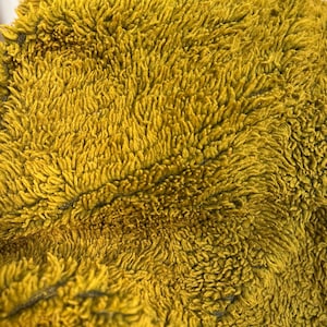 Vintage Mustard Wool Flokati Rug – Handmade Bulgarian Kilim Bedcover – Organic Short Wool “Kitenik” – Rustic Tufted Textile