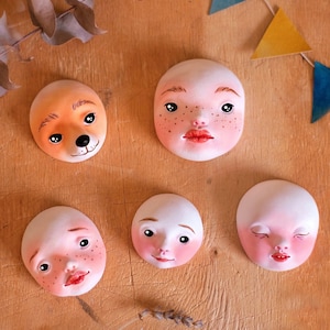 Rostos planos variados para bonecas de pelúcia | 5 cabeças de gesso diferentes feitas à mão | Materiais para bonecas artísticas, artesanato de montagem imagem 1