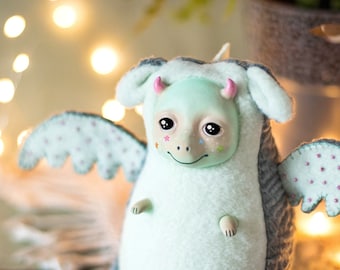 Fantasy Dragon Pet Plushie - Pastellfärgad skrivbordsvän och skrivbordsleksak