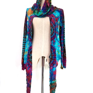 Boho Tie Dye Yoga Shrug – Tribal Hoodie – EDM Festival Clothing – Hippie Wrap – Handmade Burning Man Shrug – Tie Dye Hooded Festival Top