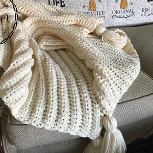 PATRÓN DE CROCHET - Manta de ganchillo gruesa - Manta con borlas gruesas - Manta de textura suave y mullida - Patrón de manta de ganchillo fácil