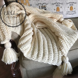 CROCHET PATTERN - Chunky Crochet Blanket Throw - Chunky Tassel Throw - Crochet Bulky Yarn Blanket - Easy Crochet Blanket Pattern