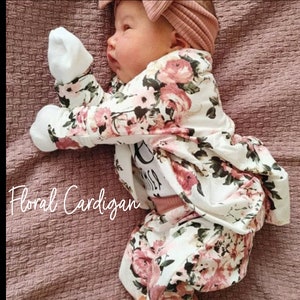 Handmade Baby Girl Outfit / Baby Rose Pink Cardigan / Photo Outfit / Baby Girl Gift / Handmade Floral Leggings / Cardigan imagem 8