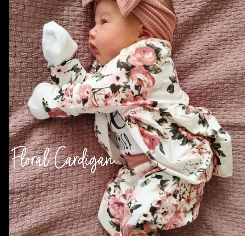 Handmade Baby Girl Outfit / Baby Rose Pink Cardigan / Photo Outfit / Baby Girl Gift / Handmade Floral Leggings / Cardigan imagem 8