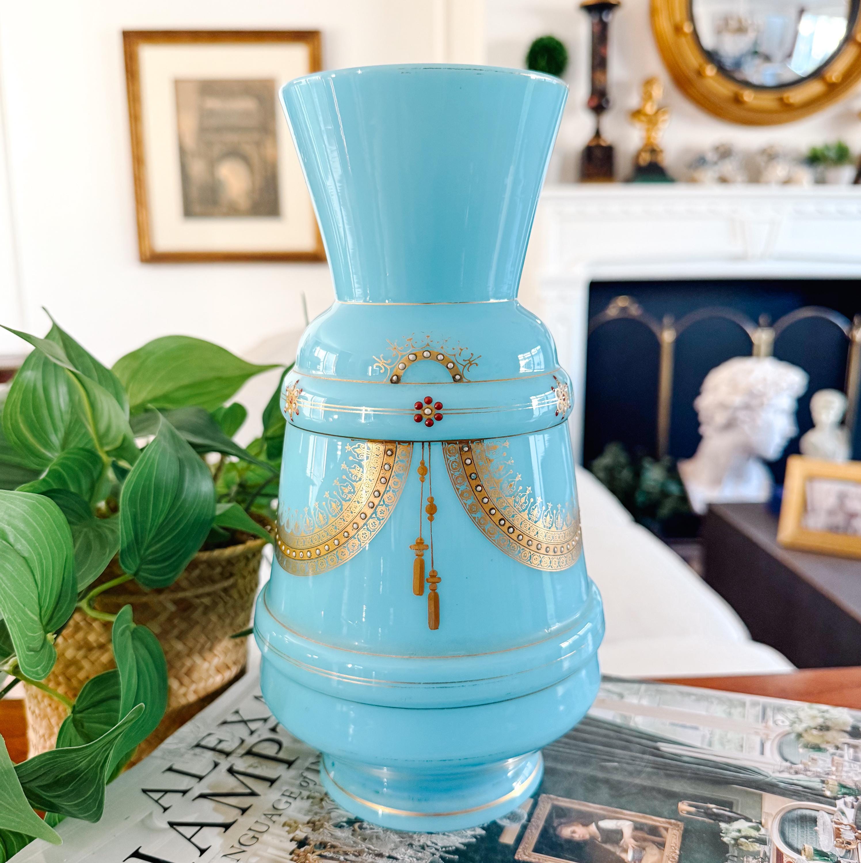 フランス1890s'ヴィクトリアイパーン グリーンオパールセント ヴァセリンSP Antique French Opaline Vase - Etsy