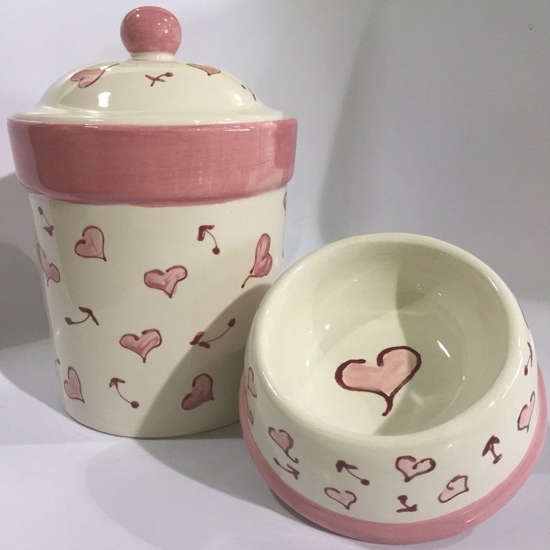 Pink Hearts dog bowl LARGE                  Copyright Design