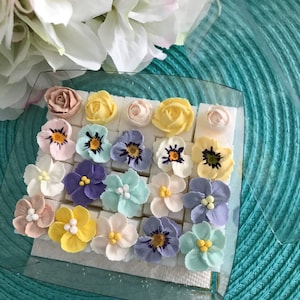 Royal Icing petite Fleurs Pansies Violets Tea Roses 1/2 FLOWERS ONLY OR ...