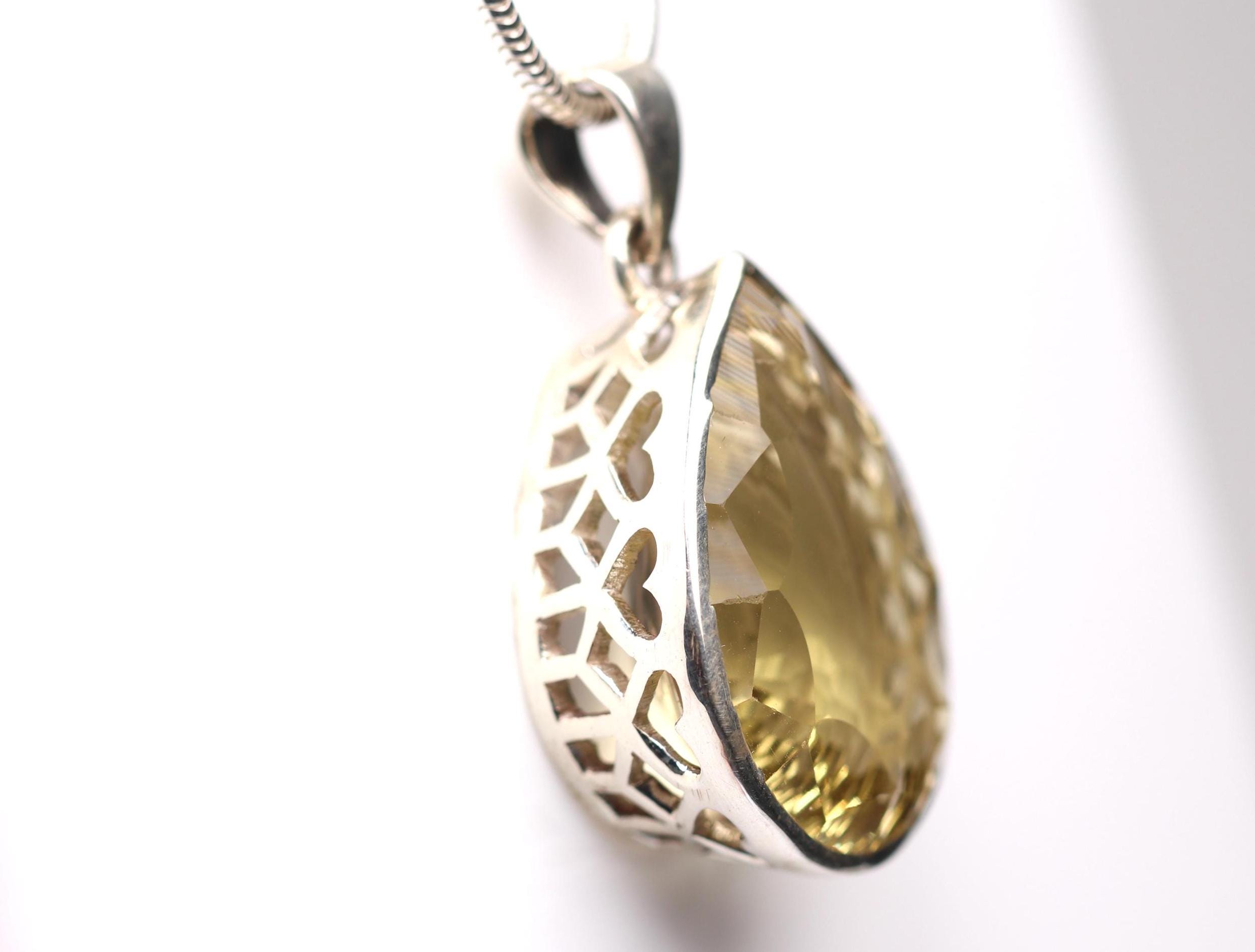 天然ファンタジーカットレモンクォーツペンダント - スターリング