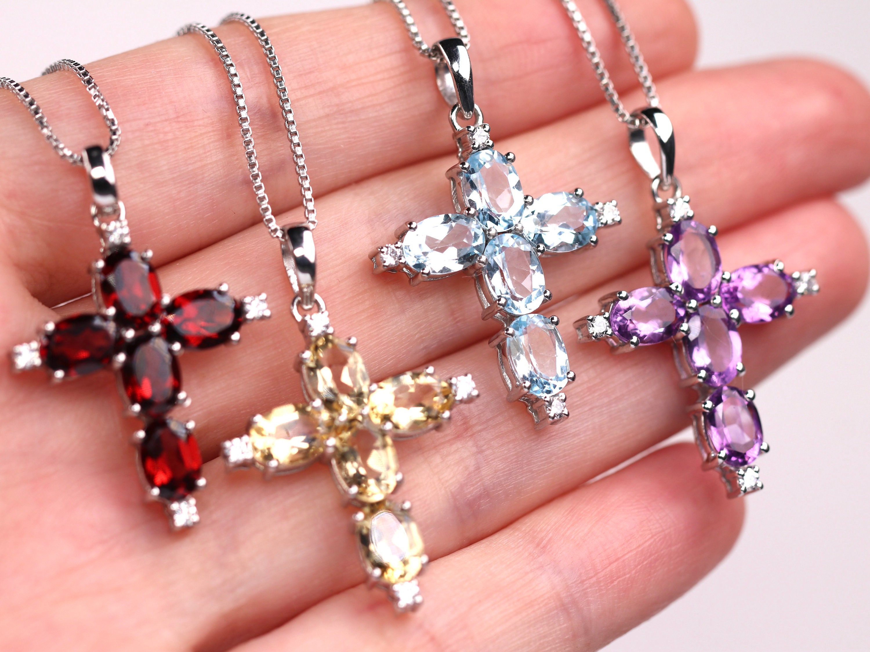 レッドベルベットスリム着用★Cross X Coin layered Necklace 18K WHITE GOLD TINY TREASURES DIAMOND SLIVER CROSS NECKLACE