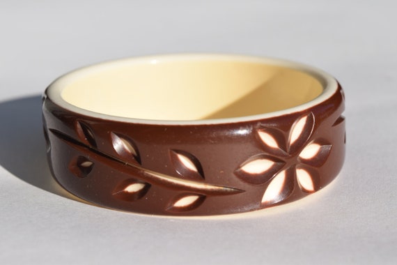 vintage lucite bracelet carved back layered brown… - image 2