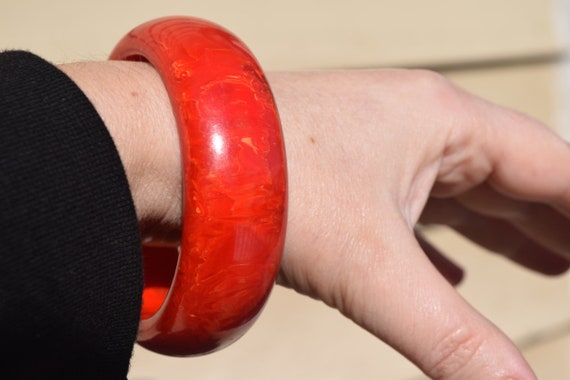 bakelite bracelet vintage red orange yellow marbl… - image 8