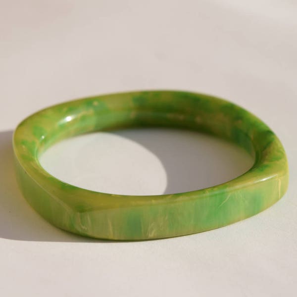 bakelite bracelet vintage bangle marbled greens rounded square facet shape lovely classic collectible Holiday jewelry Christmas gift