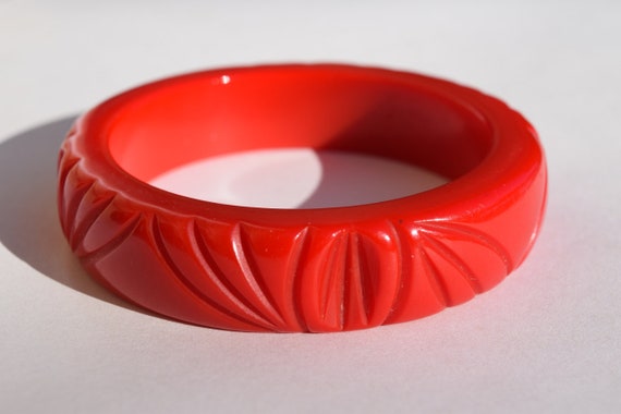 Bakelite Bracelet Vintage Red Carved Bangle RARE DESIGN Thick Walls Great Collector s Piece Lovely Vintage Condition Collectible Jewelry Etsy Australia