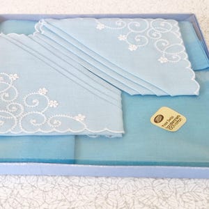 Vintage Blue Handkerchiefs, Vintage Handkerchiefs, Vintage Cotton Blue and white Embroidered Handkerchiefs, Retro Cotton Handkerchiefs