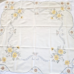Vintage Embroidered Square Tablecloth: Yellow Daisy Cutout, 83x83 cm
