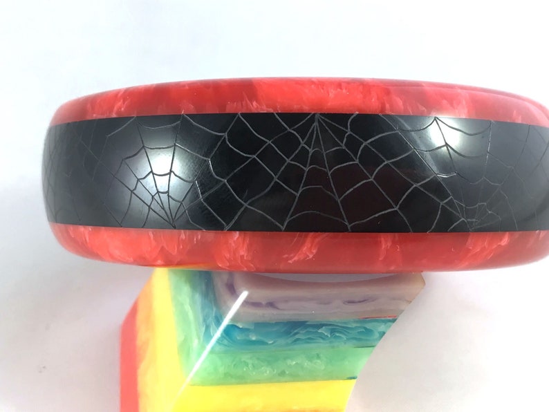 New Made Bakelite Bangle Carved Spider Web Cherry Red Marblette and Jet Black Mirror Stripe Laminate Polished Catalin Bakelite Bracelet 1