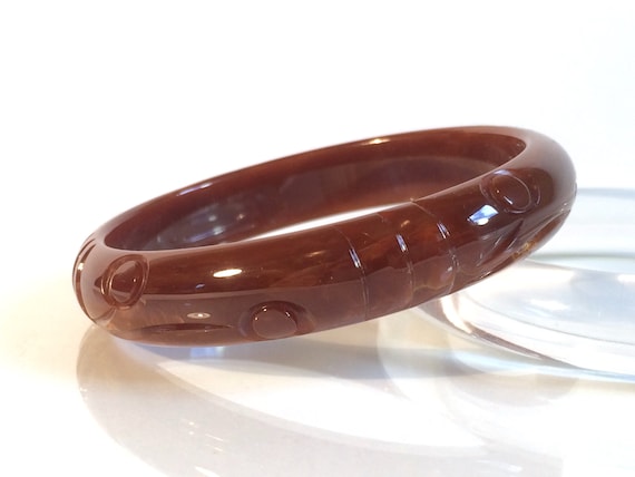 1 Bakelite Vintage Bangle - Carved Golden Brown a… - image 1