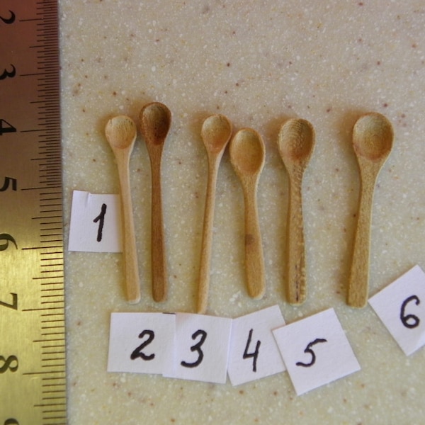 Dollhouse miniature 1/12 wooden spoon, accessory for doll kitchen.