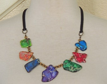Collar babero de jaspe hecho a mano: estilo bohemio chic de gamuza