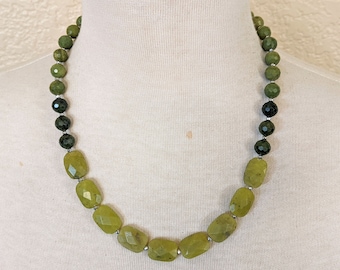 Anello in Oro Rosa Diamanti Smeraldi e Giada Verde - Antonio Seta