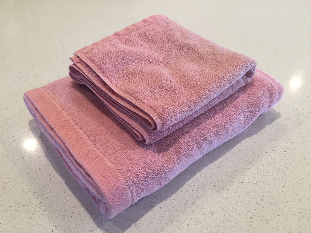 Vintage Martex Invitation Pink Bath Towel and Hand Towel / Vintage Pink