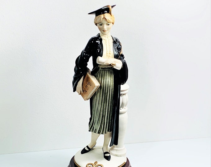 Giuseppe Armani Original Figurine "Lady Graduate - Lawyer" 253C, 1993 Florence Italy. Signed & Dated, Original Tags. 11.5" T. Free Shipping