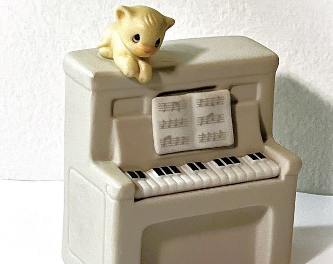 VTG ©1986 Samuel J. Butcher Precious Moments Porcelain Piano Music Box, Little Kitten on Top, 4" T. 3" W. Great Condition, Free US Shipping