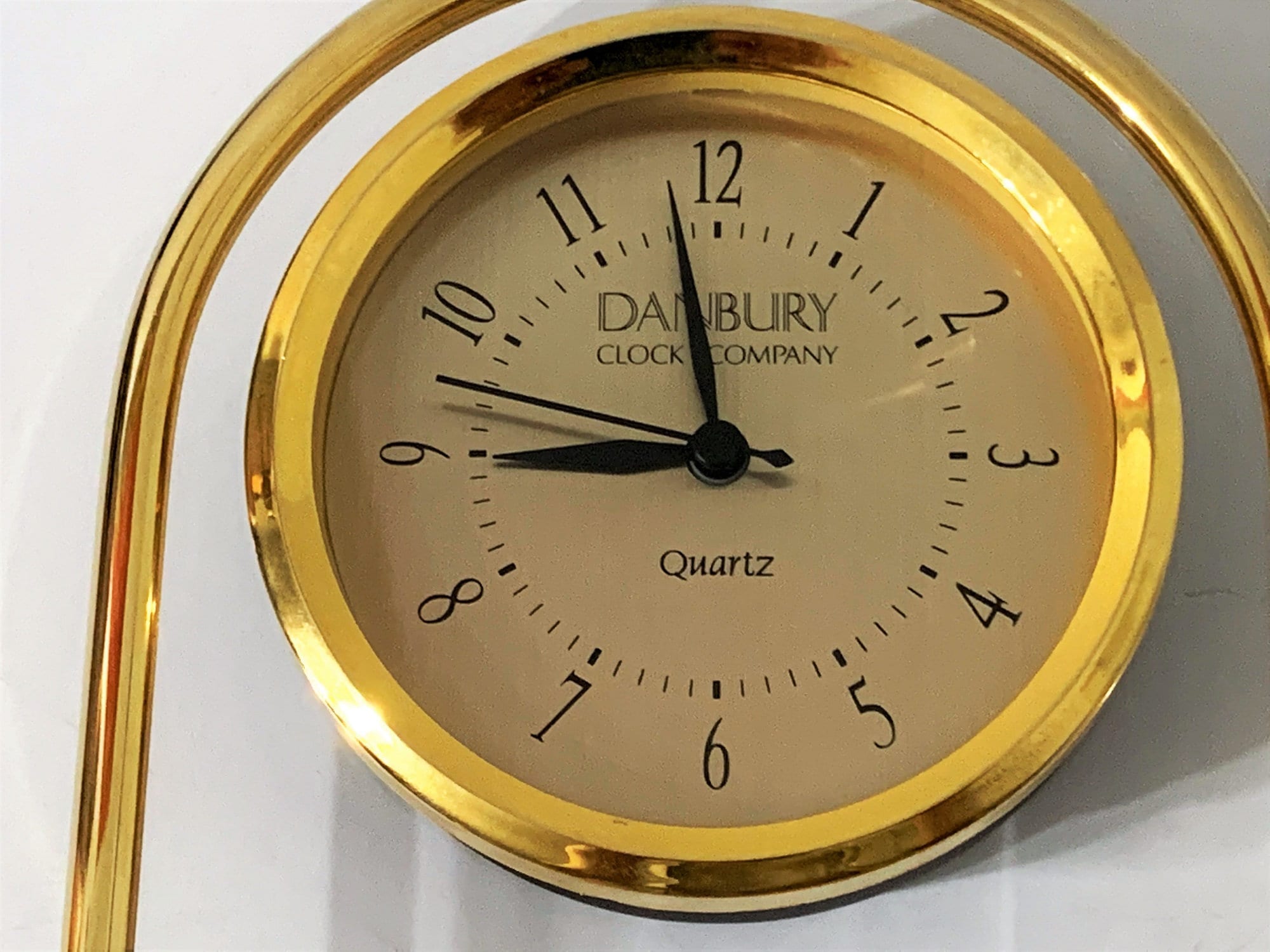 Danbury Clock Battery Size at Amy Puckett blog