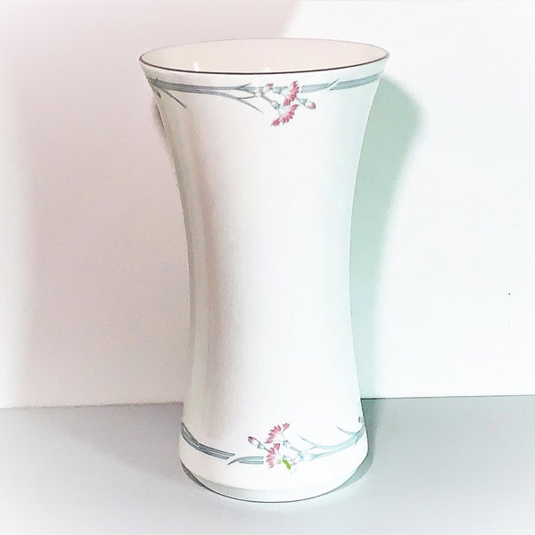 Royal Doulton© England 1982 Juliet H5084 - 9" Tall Vase,  English Fine Bone China, Rare Collectible, Top Grade Condition. Free US Shipping.