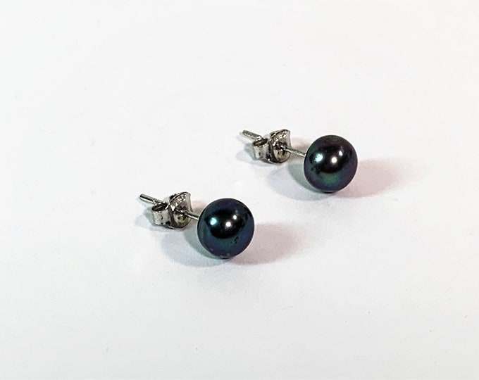 Sterling Silver Black Natural Fresh Water Pearl Studs, 7mm Round, Beautiful Luster & Smooth Surface. Free US Shipping.