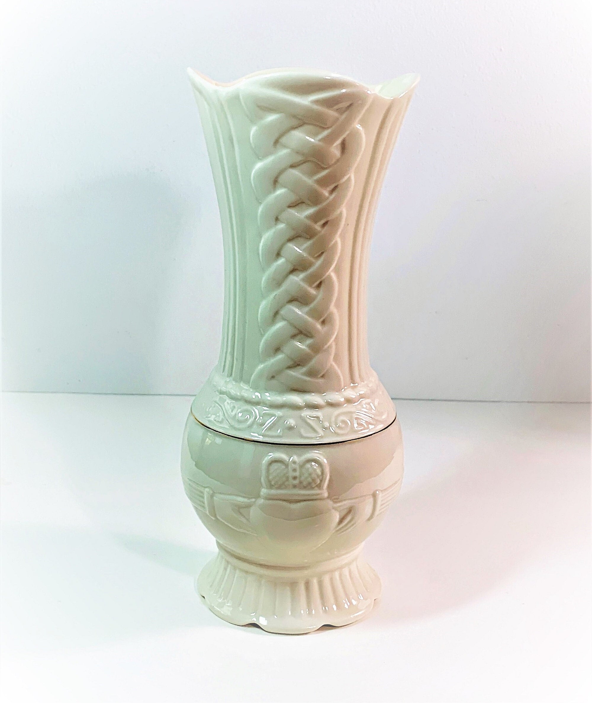 Vintage Retired Belleek Studios Ireland Classic Irish Bud Vase