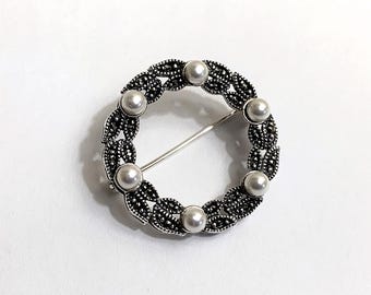 Vintage Sterling Silver Laurel Leaf Wreath Brooch, Marcasite and Shell Pearl Beads, 1 1/8" - 29 mm. Mint Condition.Free US Shipping