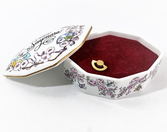 Vintage ©1984 Franklin Porcelain “SAYONARA” Music Box, The World Most Romantic Love Songs, Handcrafted in Japan, 3” W. 2” L.Free US Shipping