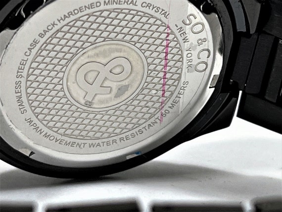 Stainless steel caseback deals water resistant 5 atm