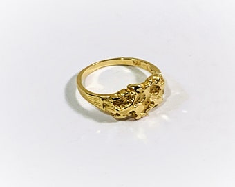 10K Yellow Gold Nuggets Ring, Size 6 US, Diamond Cut, 9mm Wide Top, 2.30 Grams. Mint Condition, Free US Shipping.