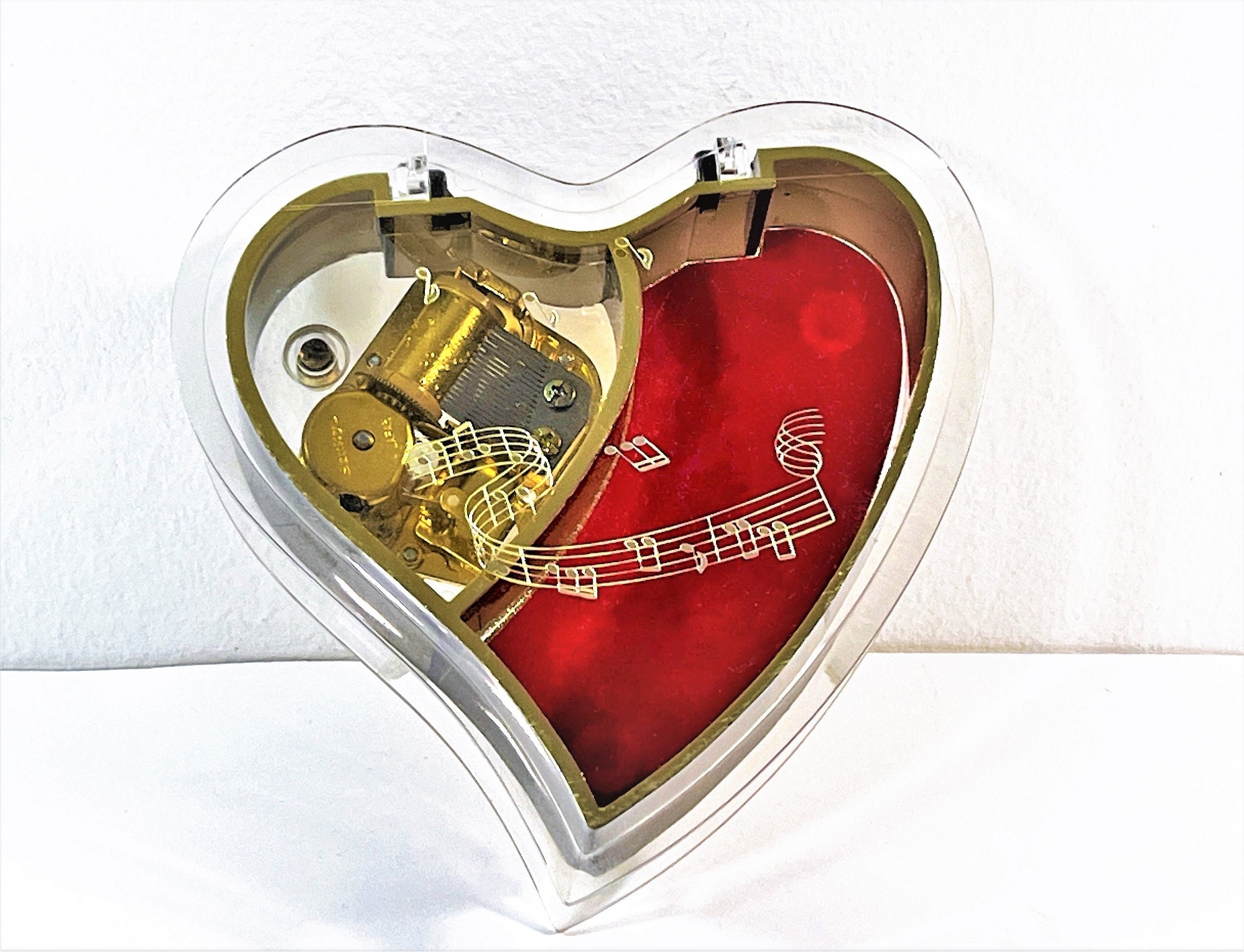 Vintage Sankyo Japan Heart Shape Music Box, 20 KEY Tune Vintage Sankyo Japan Heart Shape Music Box, 20 KEY Tune