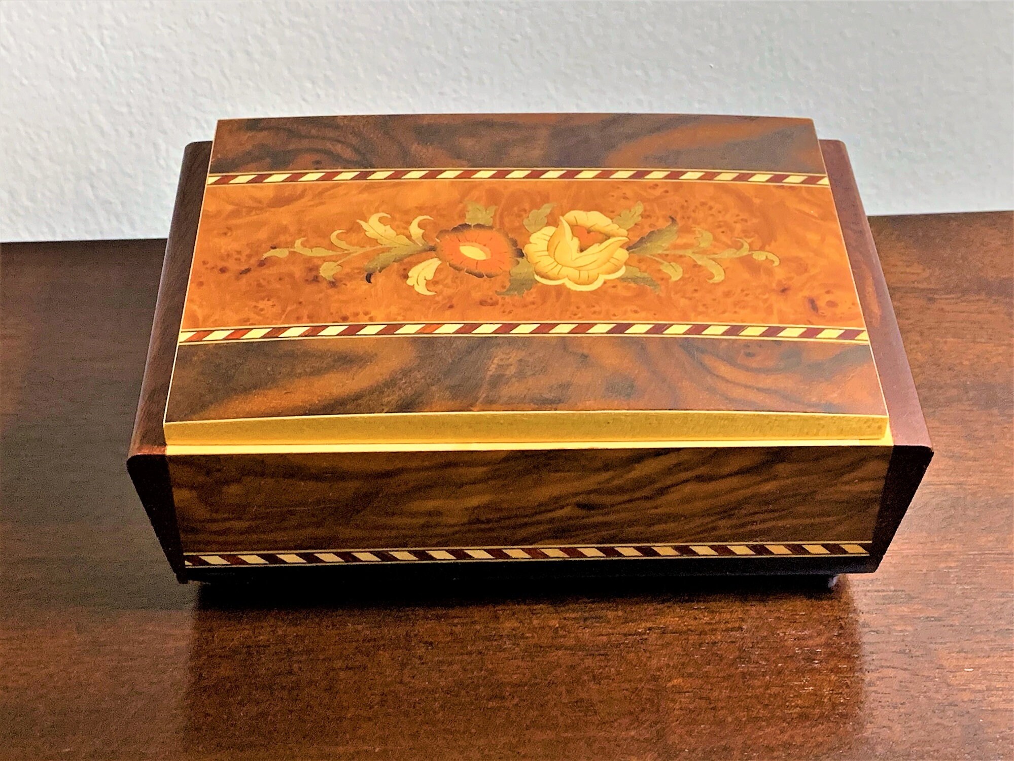 Collectible Reuge Swiss Music Box, 6 Songs (72 Notes), Fine Woods Inlaid Varnished Hand Crafted