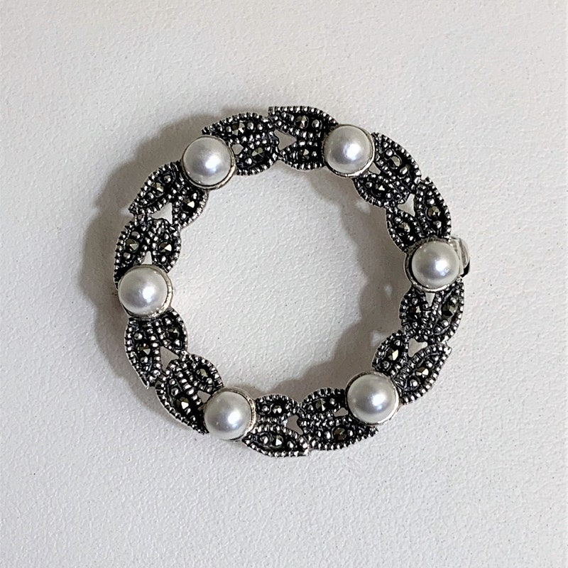 Beaded Pearl Vintage Brooch