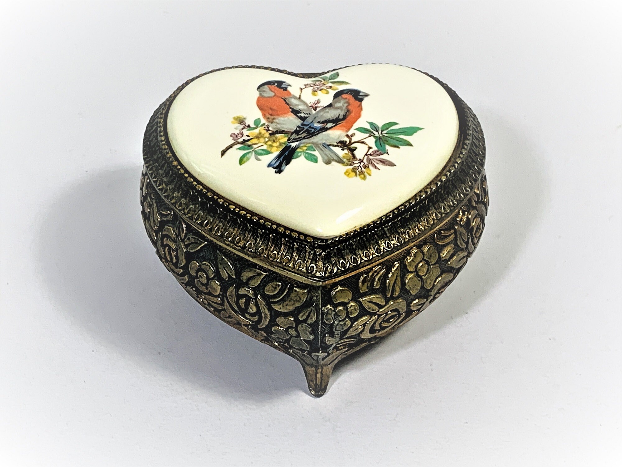 Vintage Sankyo Japan Music Box, Plays Love Story, Heart Shape Gilded