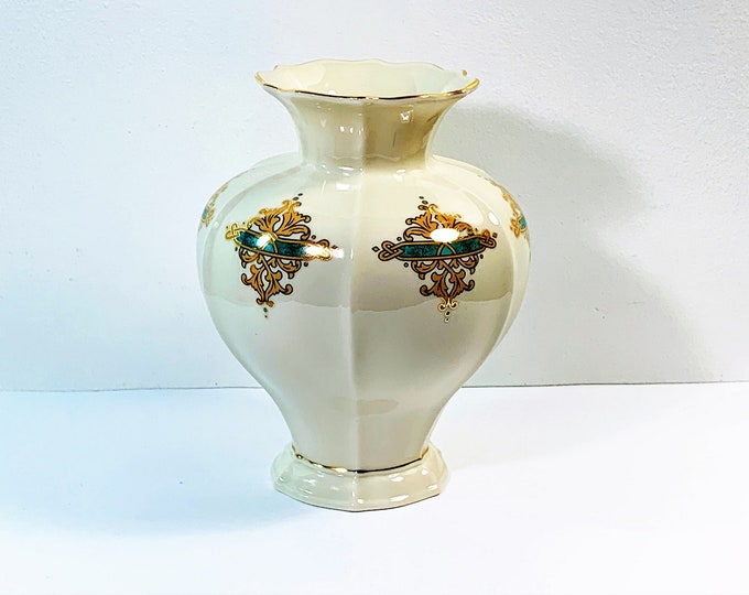 Vintage Original ©Lenox USA Catalan Collection, 22K Gold Rims & scrolls Filled W/ Marble Green, Fluted. 7.6" T. 6" D. 3" B. Free US Shipping