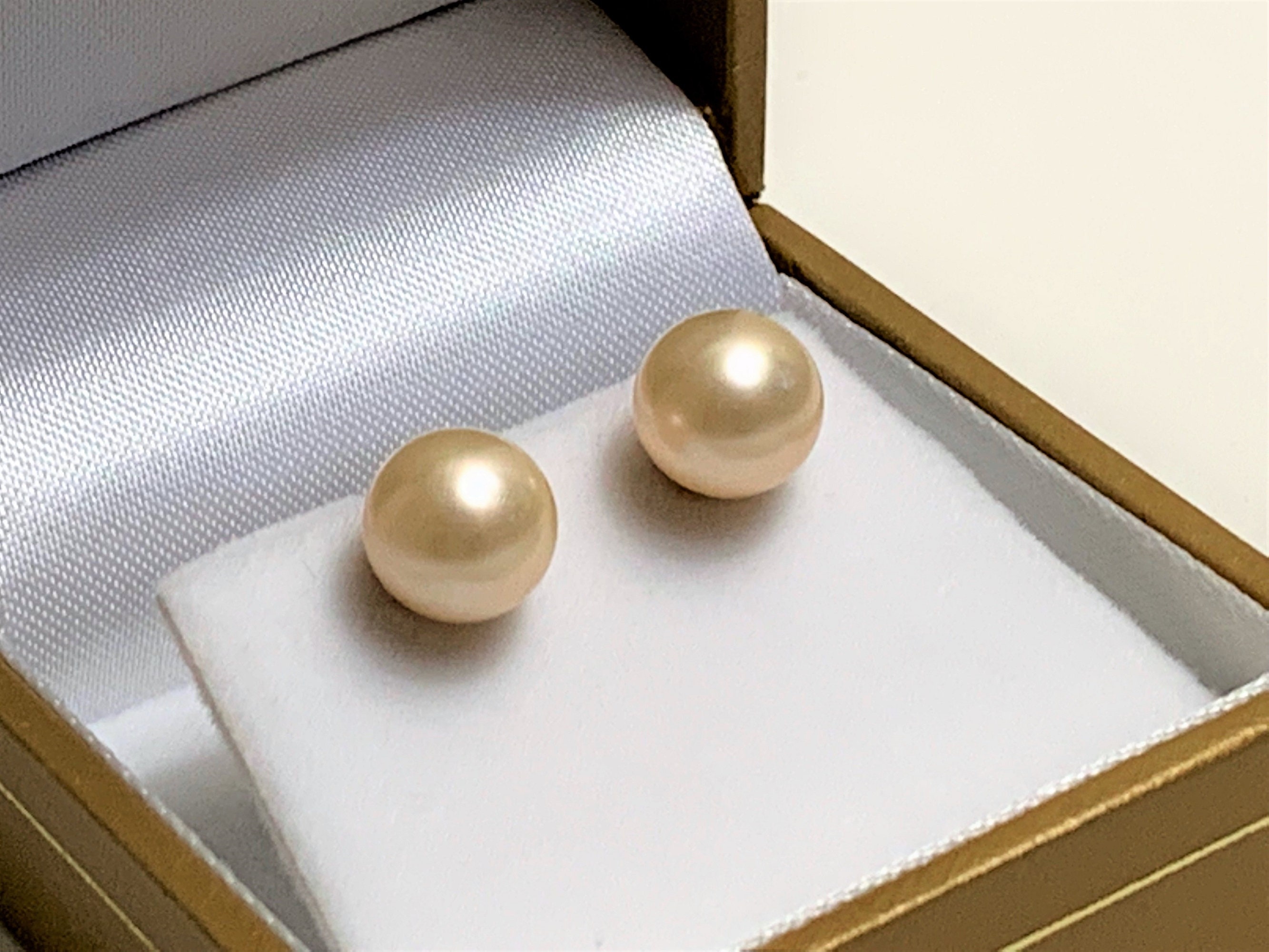 Akoya Fine Cultured Pearls Studs, Large 9mm Perfect Round, Ivory Shades with Rosé Overtones